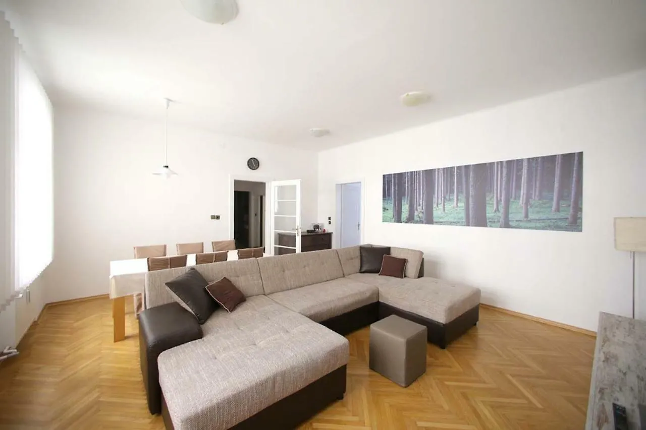 Skyscraper Apartment Tour As Lubiana